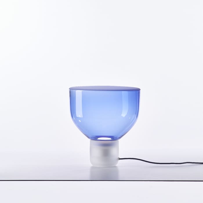 BROKIS LIGHTLINE PC972 piccola - tavolo - azzurro con base trasparente acidato opaco